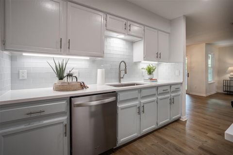 Tiny photo for 5720 Shreveport DR, Austin, TX 78727 (MLS # 4497021)
