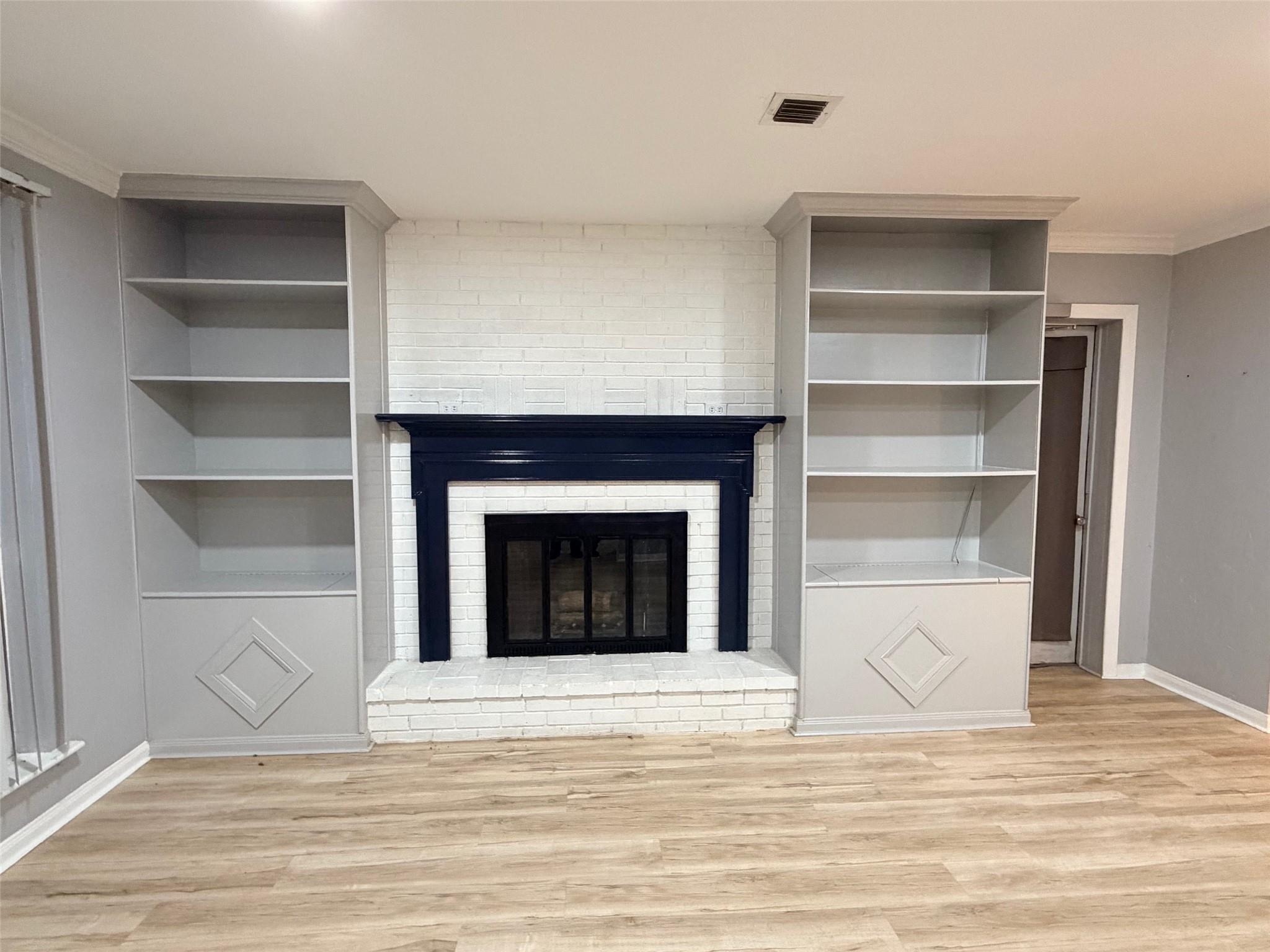 425 Woodland Point RD
