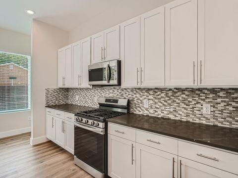 Tiny photo for 6919 Bethune Ave #B, Austin, TX 78752 (MLS # 9821819)