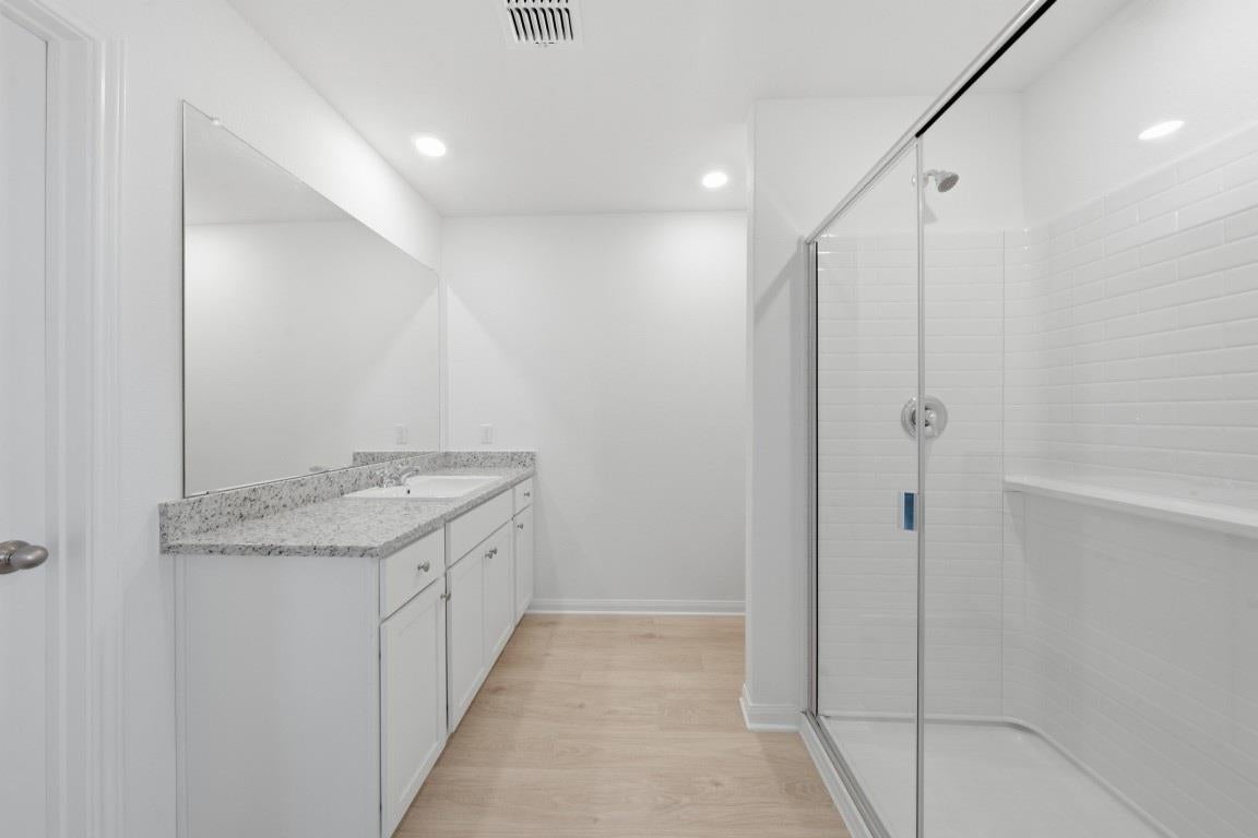 213 W Luna Blue LN