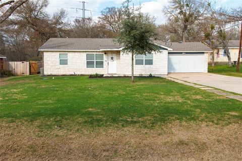 200 E Keanahalululu LN R Bastrop TX 78602