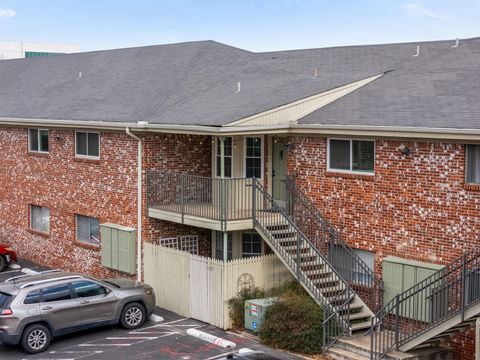 Photo of 7920 Rockwood LN #237, Austin, TX 78757 (MLS # 1328335)