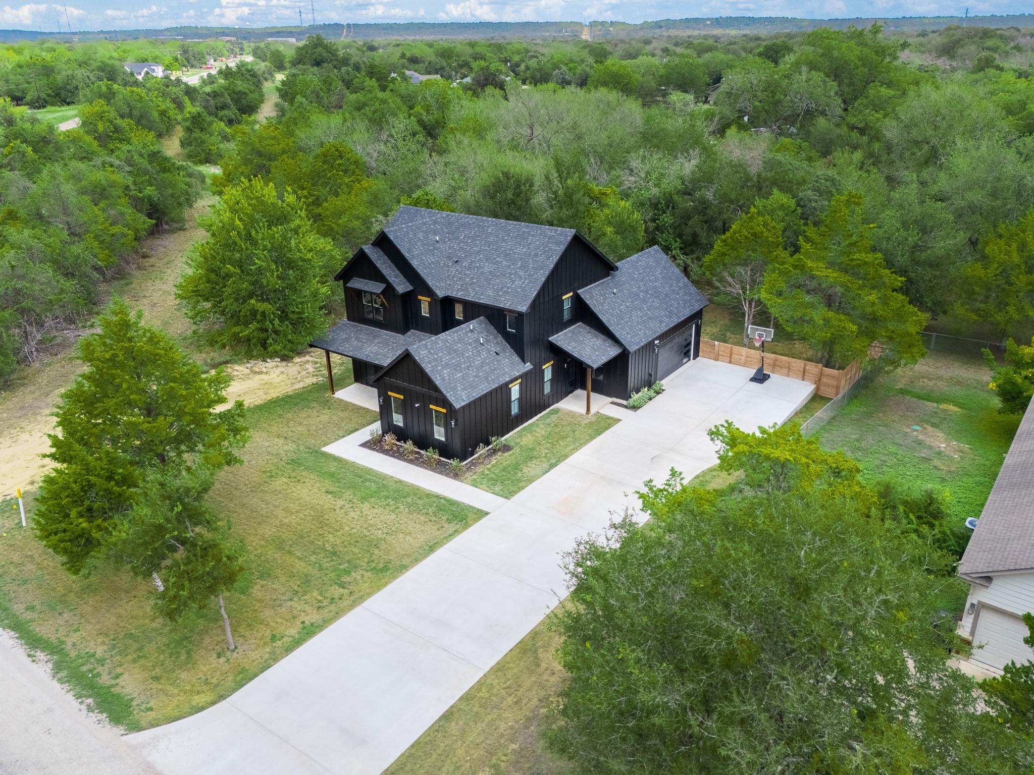 587 W Keanahalululu LN