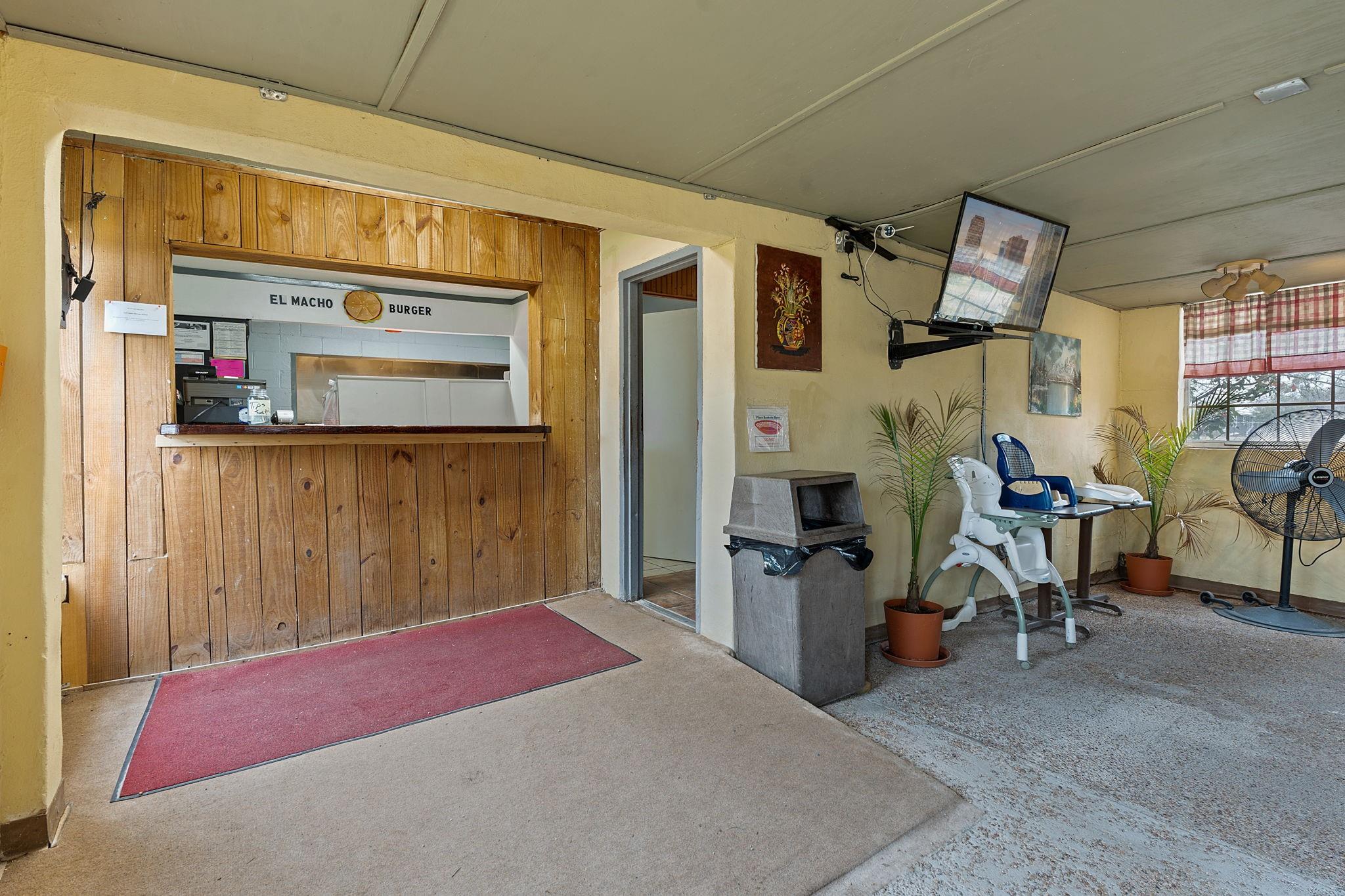 375 Mesa DR