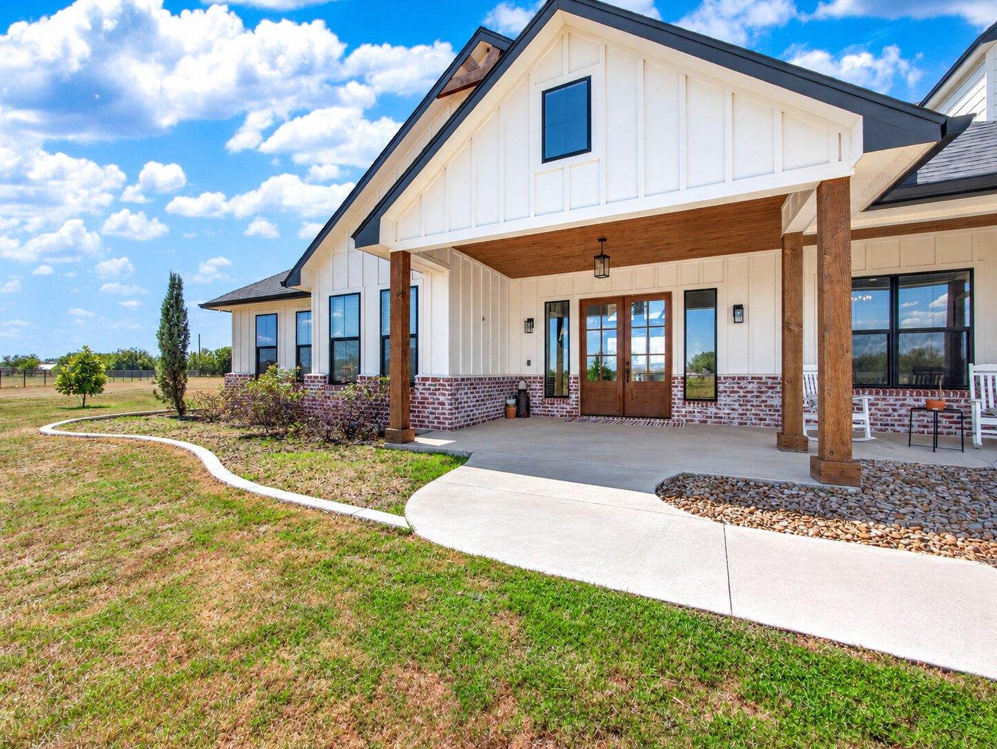 1215 Ropers Alley RD