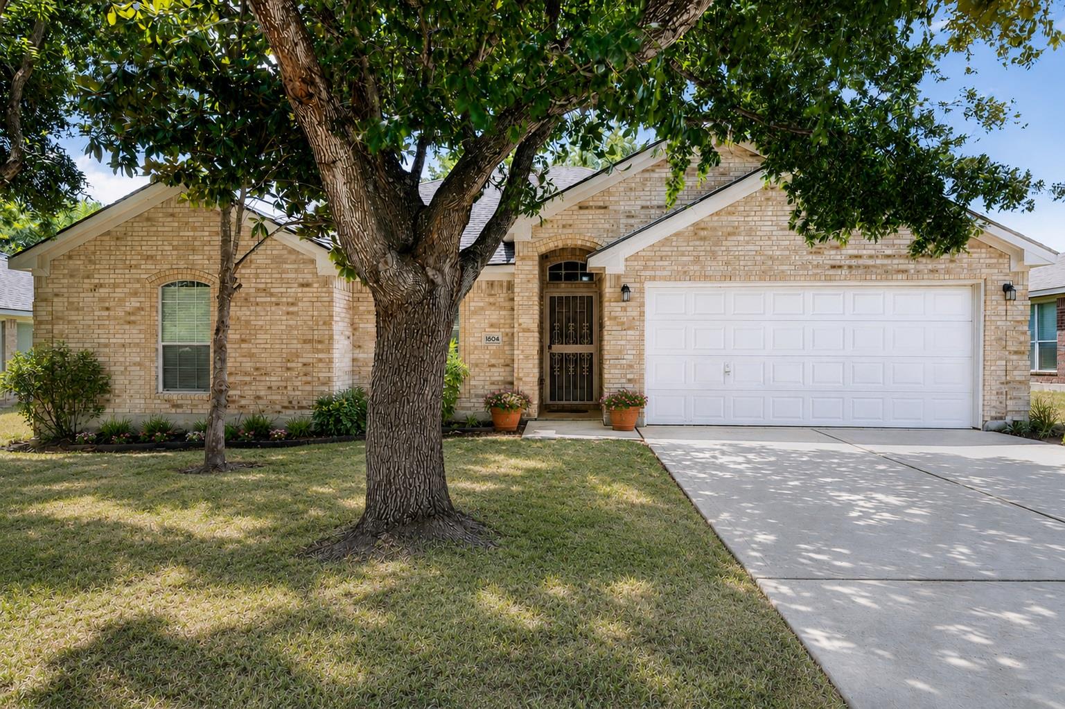1604 Prickly Pear ST