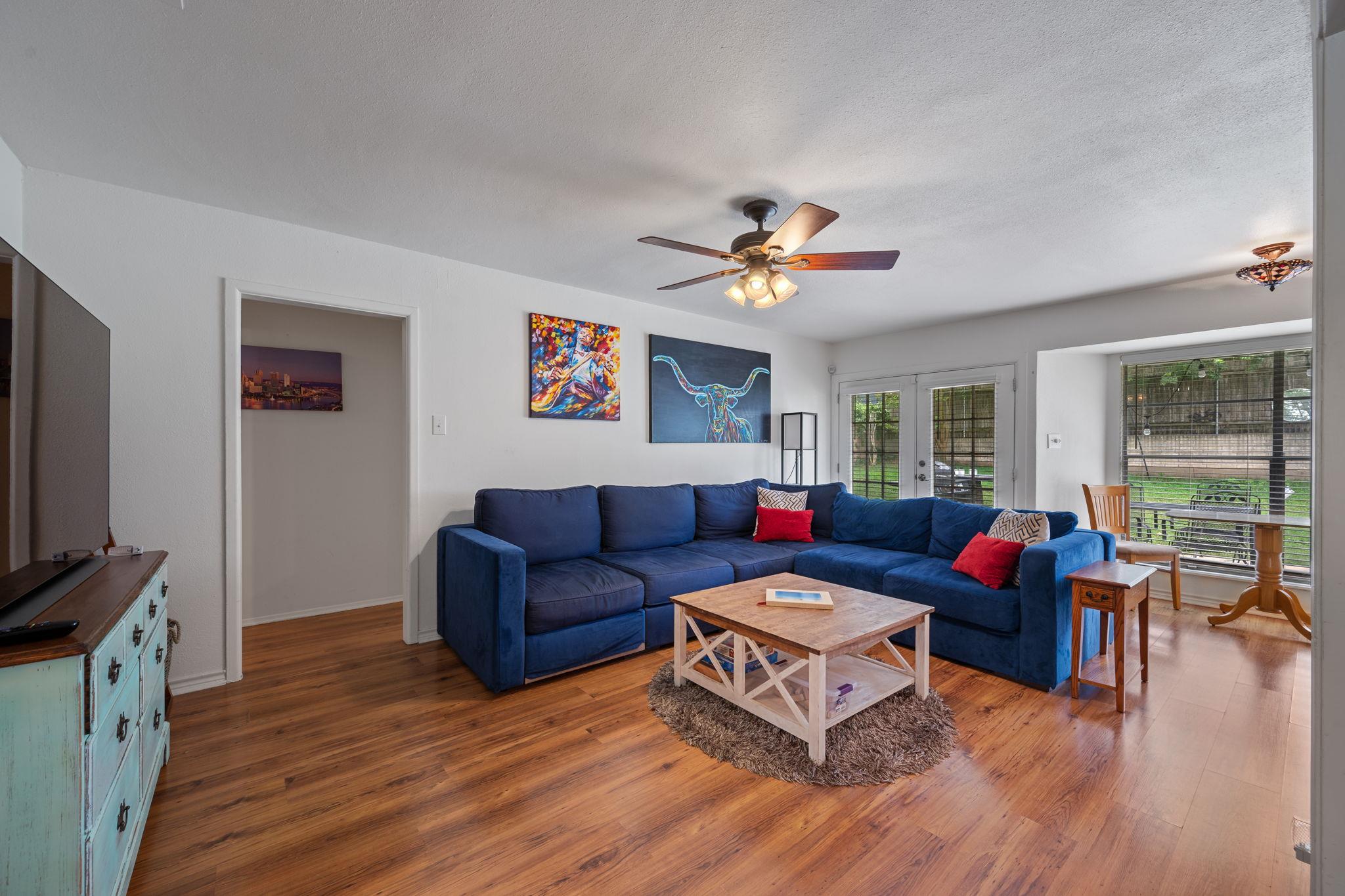 1913 Edgeware DR