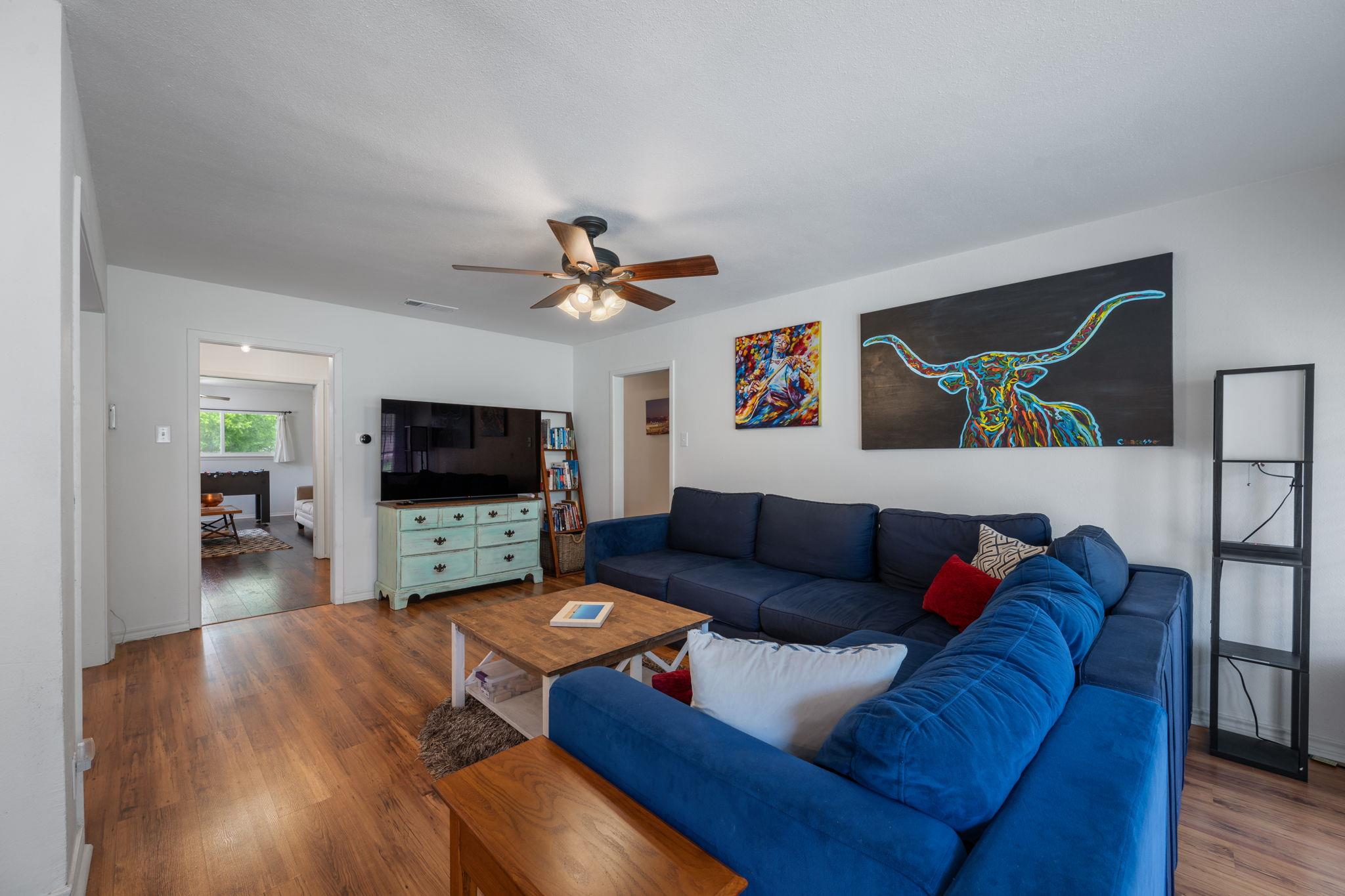 1913 Edgeware DR