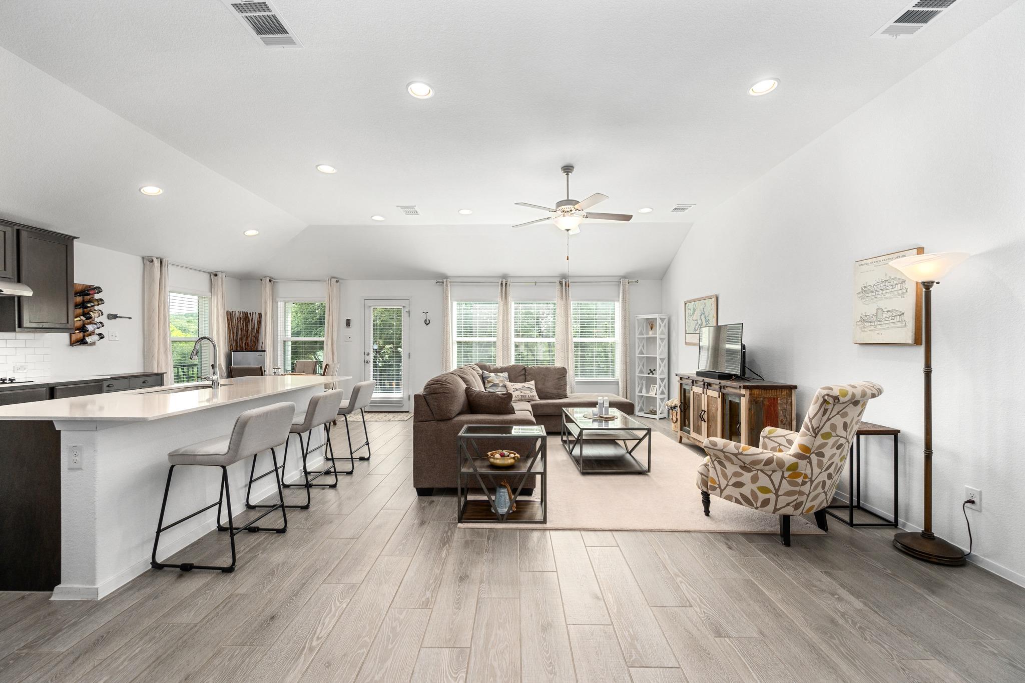 21006 Santa Rosa Ave