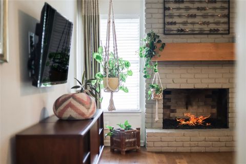 Tiny photo for 7300 Glenhill RD, Austin, TX 78752 (MLS # 2662744)