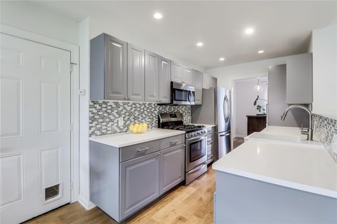 Tiny photo for 7300 Glenhill RD, Austin, TX 78752 (MLS # 2662744)