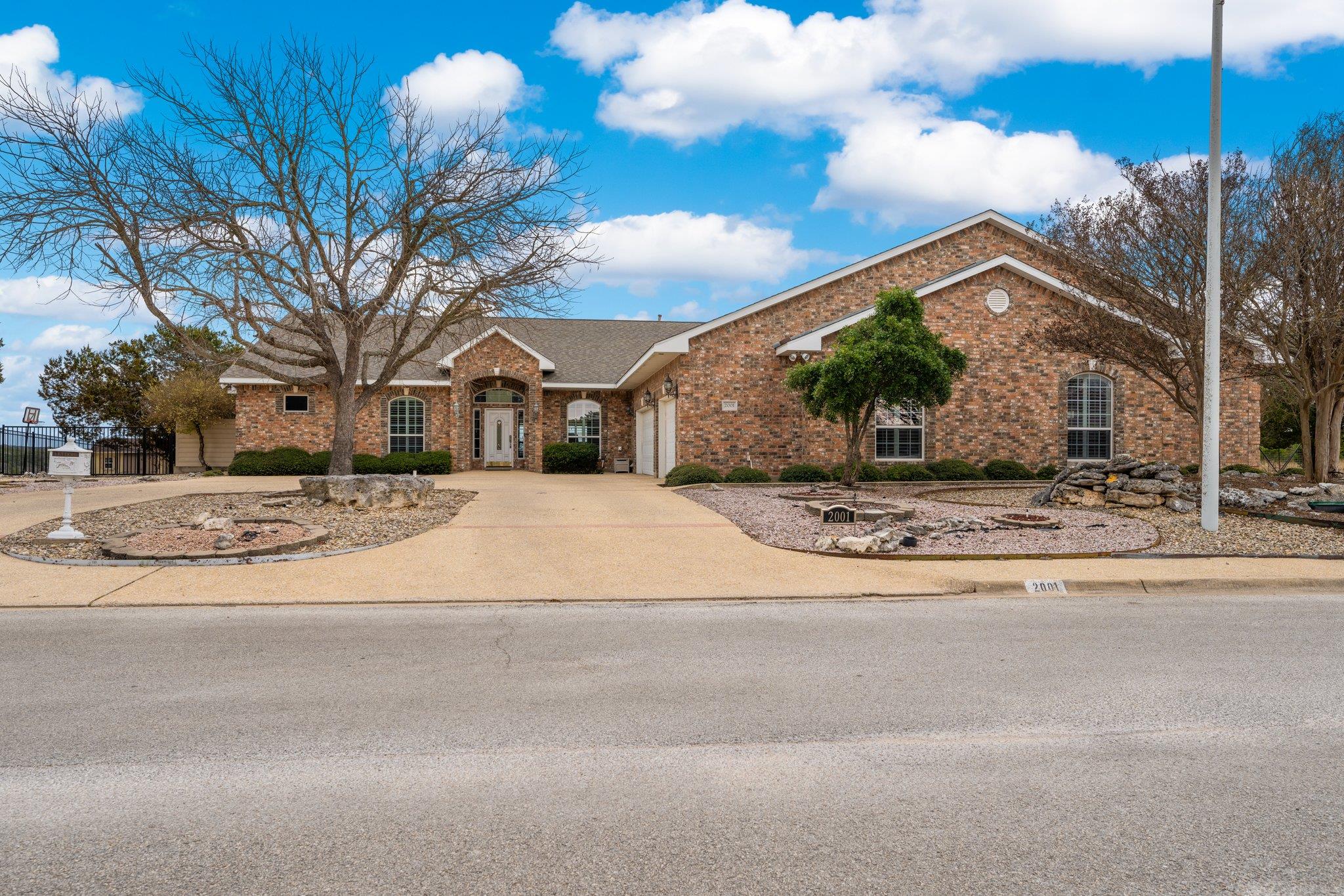 2001 Crown Ridge DR