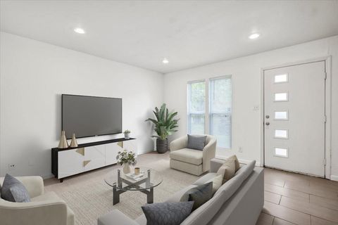 Photo of 3464 Willowrun DR #C, Austin, TX 78704 (MLS # 7835331)