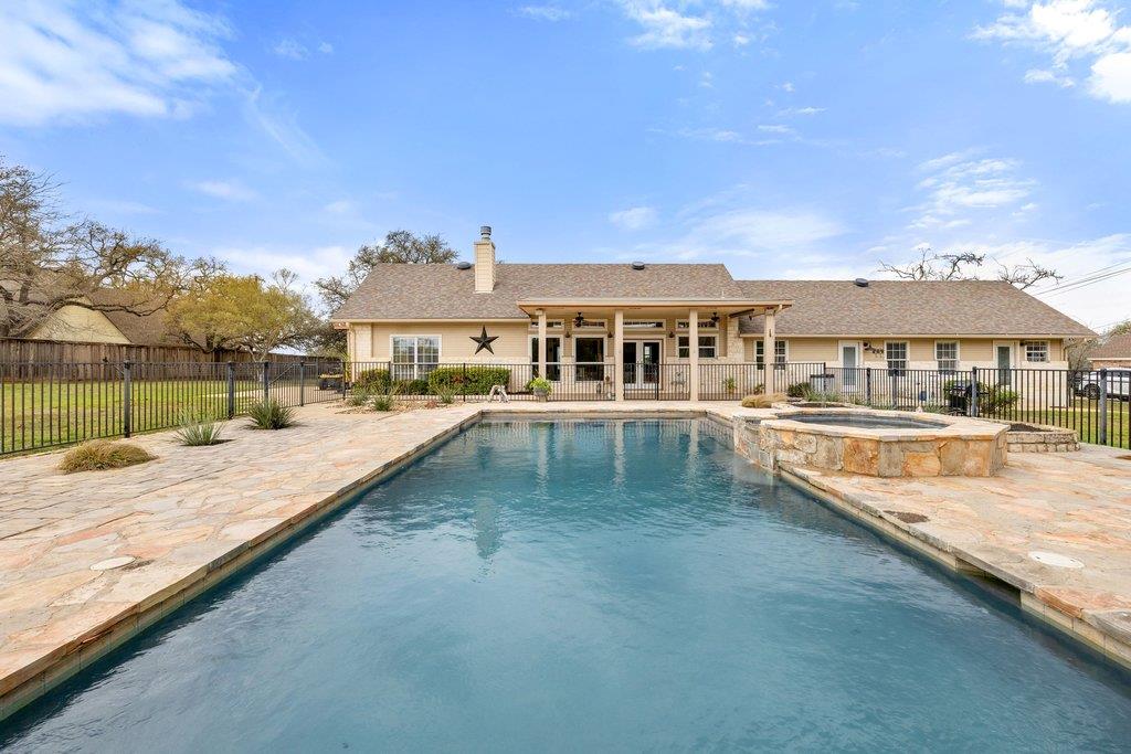 911 Oak Meadow DR