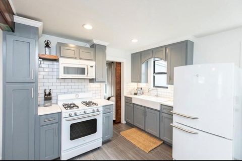 Tiny photo for 2903 E 13th ST, Austin, TX 78702 (MLS # 8153635)