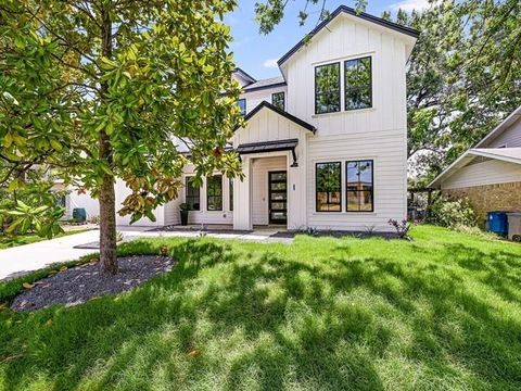 8501 Rockwood LN Austin TX 78757