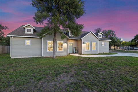 A home in Del Valle