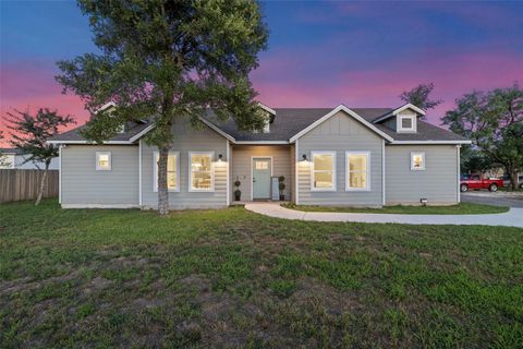 A home in Del Valle