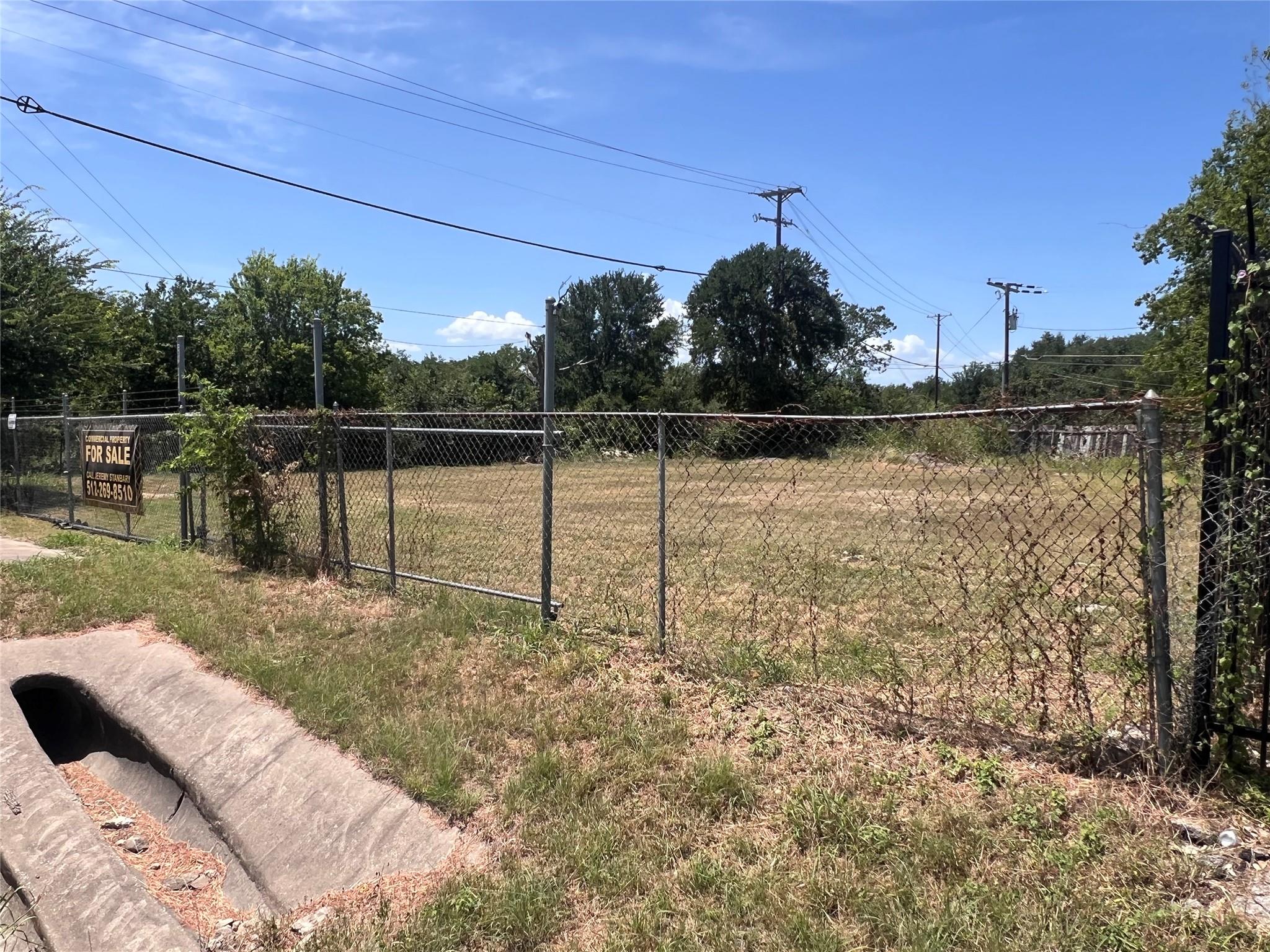 1700 N Interstate 35 Highway