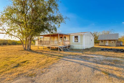 Photo of 645 Old Luling RD, Lockhart, TX 78644 (MLS # 9528703)
