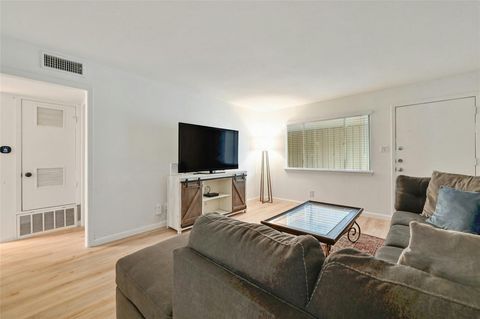 Tiny photo for 2303 E Side DR #102, Austin, TX 78704 (MLS # 6391076)