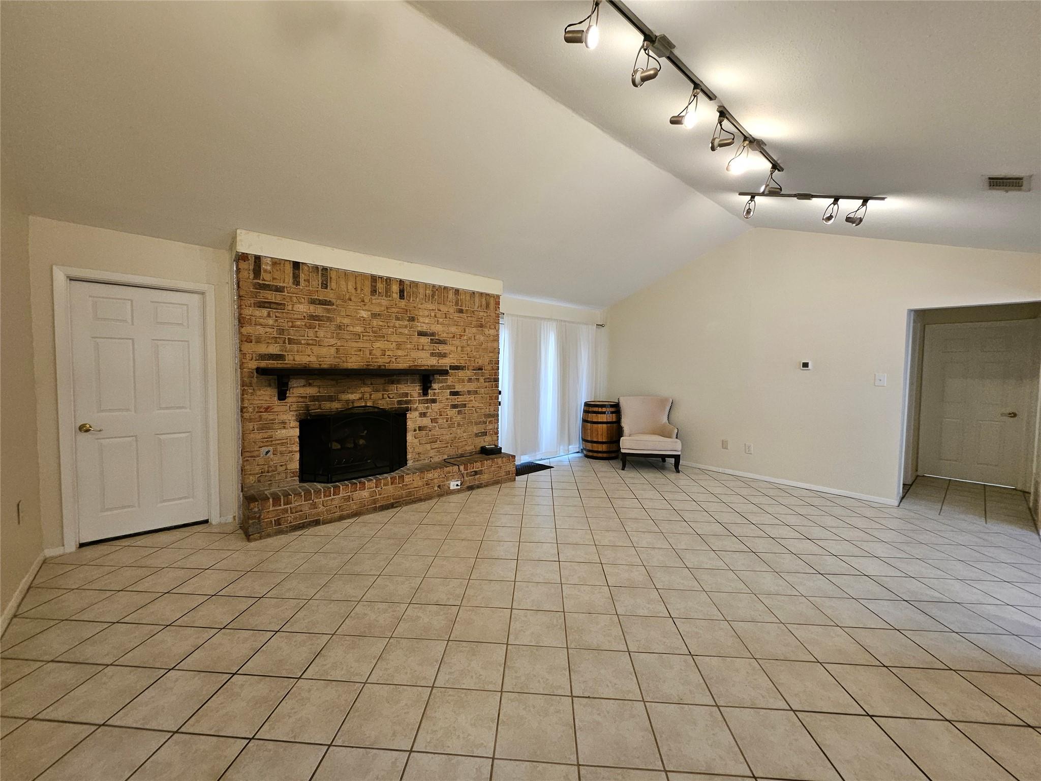 1515 Desert Quail LN