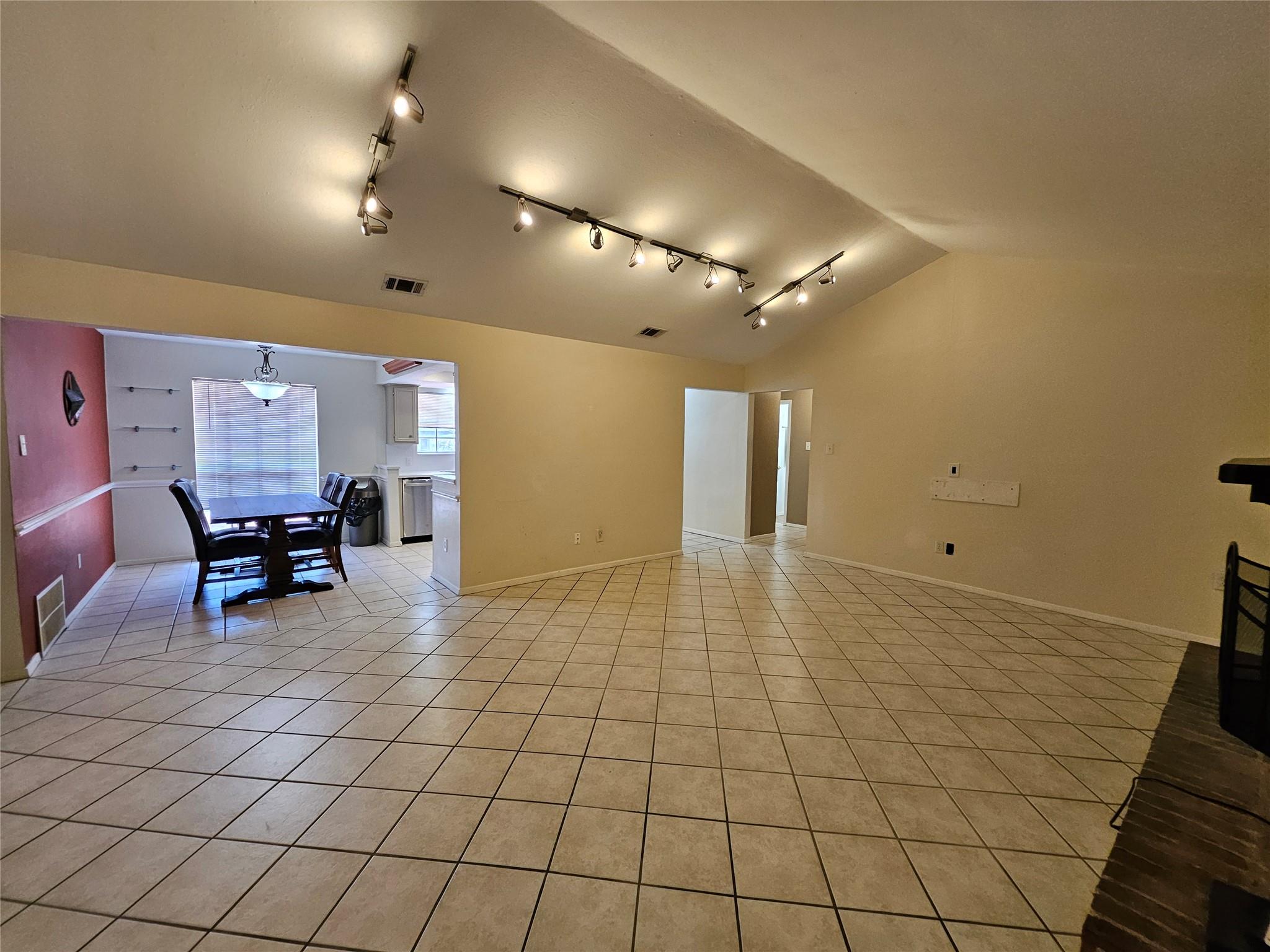 1515 Desert Quail LN