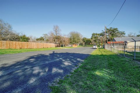 A home in Schulenburg