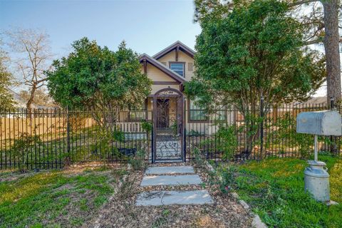 A home in Schulenburg