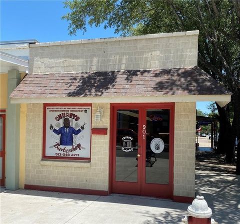 Photo of 901 Main ST, Bastrop, TX 78602 (MLS # 6057498) Photo of 901 Main ST, Bastrop, TX 78602 (MLS # 6057498)