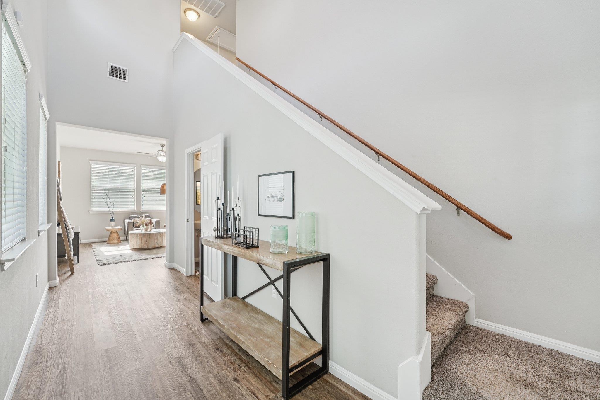 528 Twisted Oaks LN