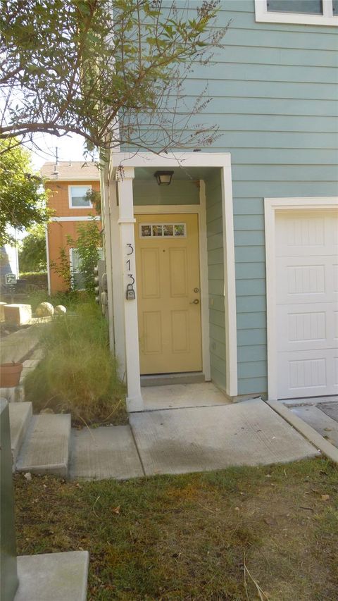 Photo of 1601 Miriam Ave #313, Austin, TX 78702 (MLS # 9172599)