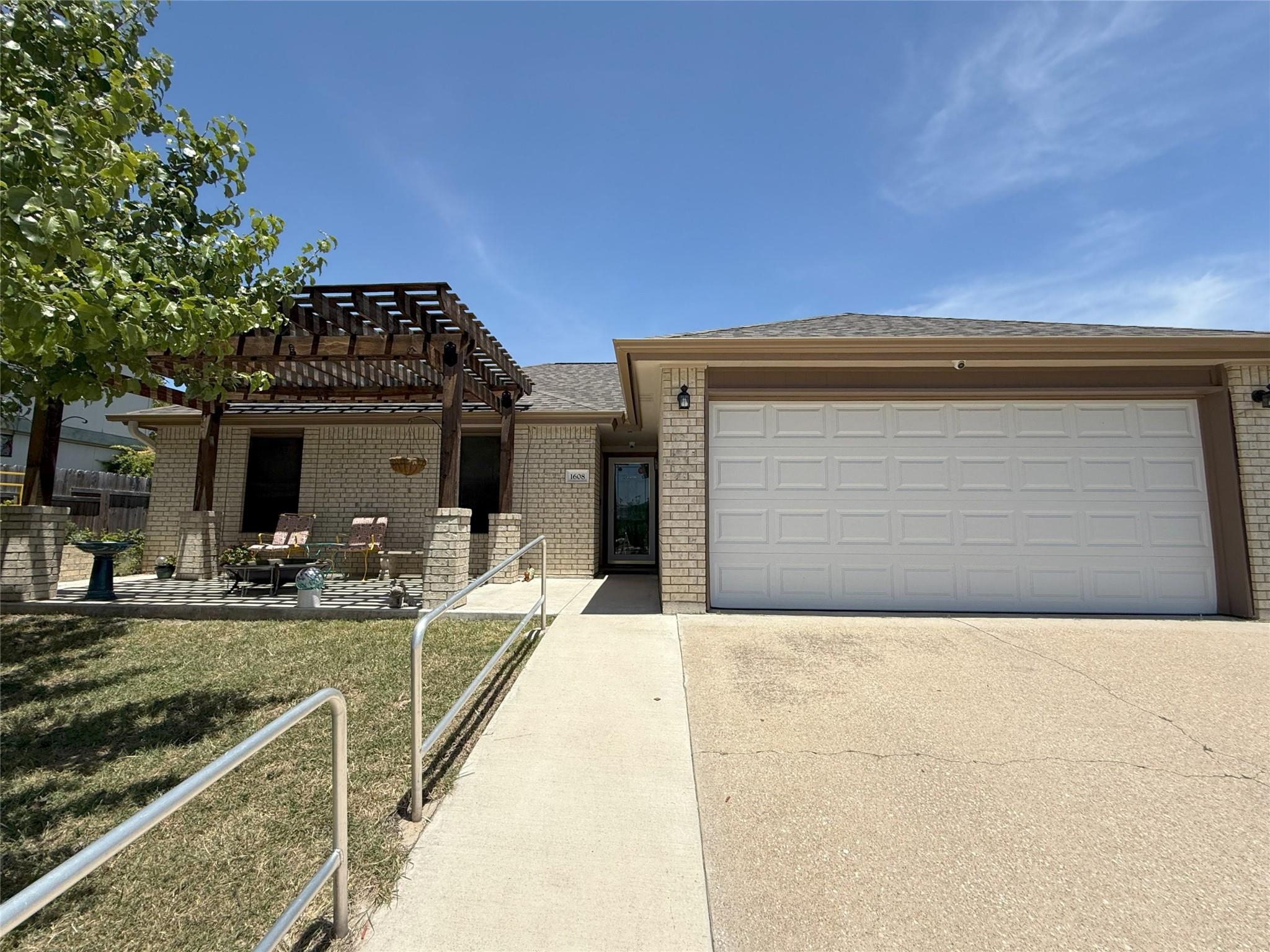 1608 Mattie DR