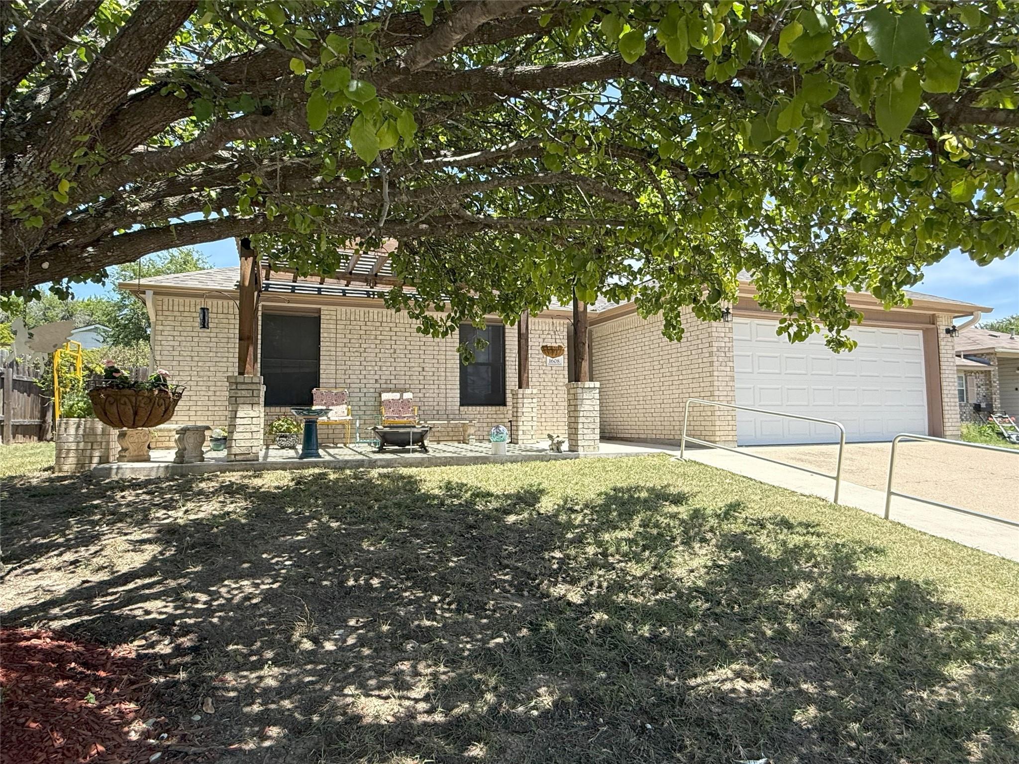 1608 Mattie DR
