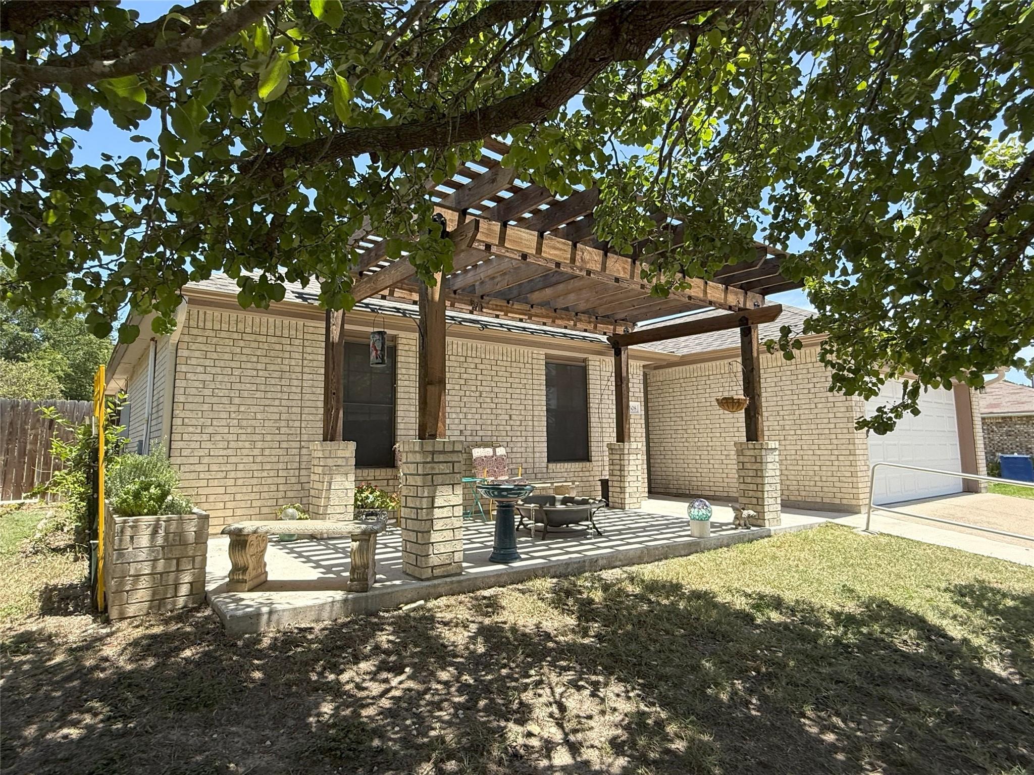 1608 Mattie DR