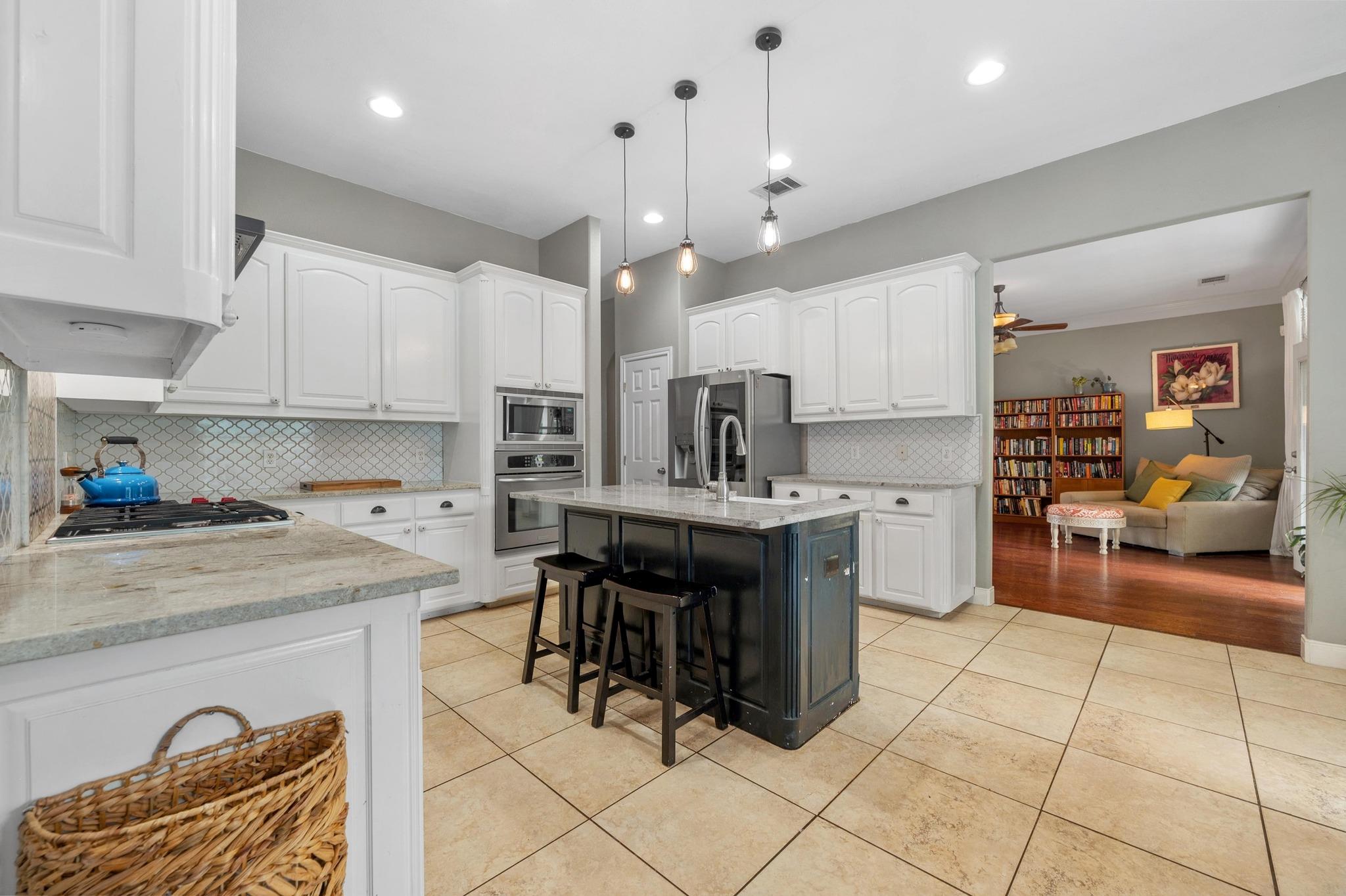 4013 Harvey Penick DR