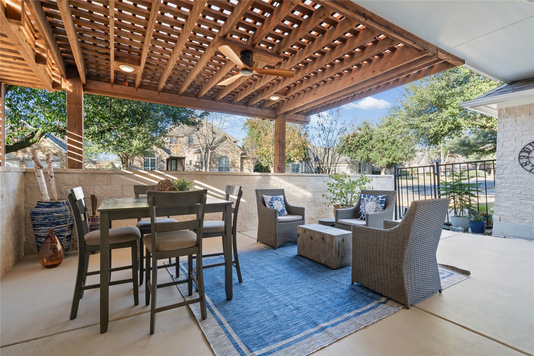 1302 Ridgefield LOOP