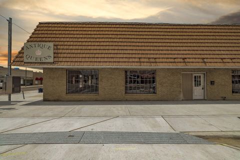 Photo of 106 W Cameron Ave, Rockdale, TX 76567 (MLS # 6725315)