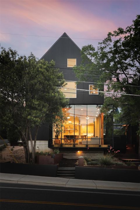 Photo of 2700 E 12th ST, Austin, TX 78702 (MLS # 4423016)
