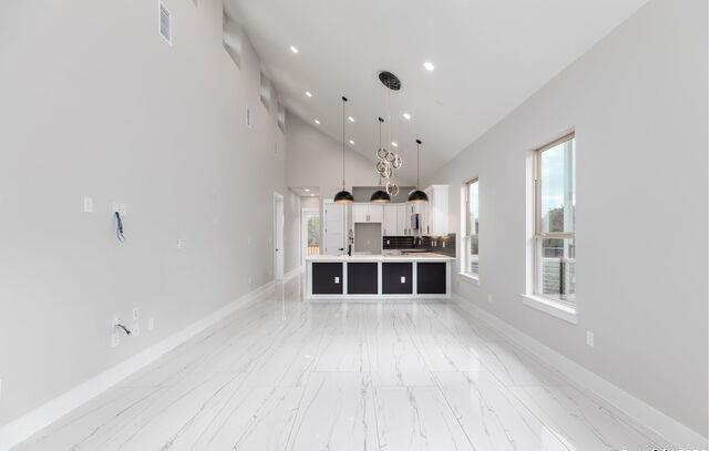 1382 green meadow LN