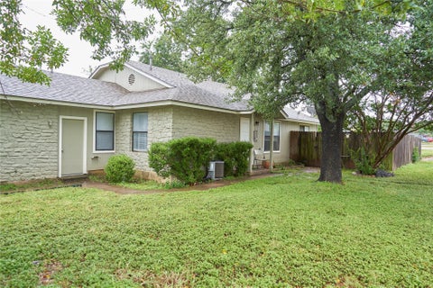 Photo of 16001 Stoneham CIR, Pflugerville, TX 78660 (MLS # 1792546)