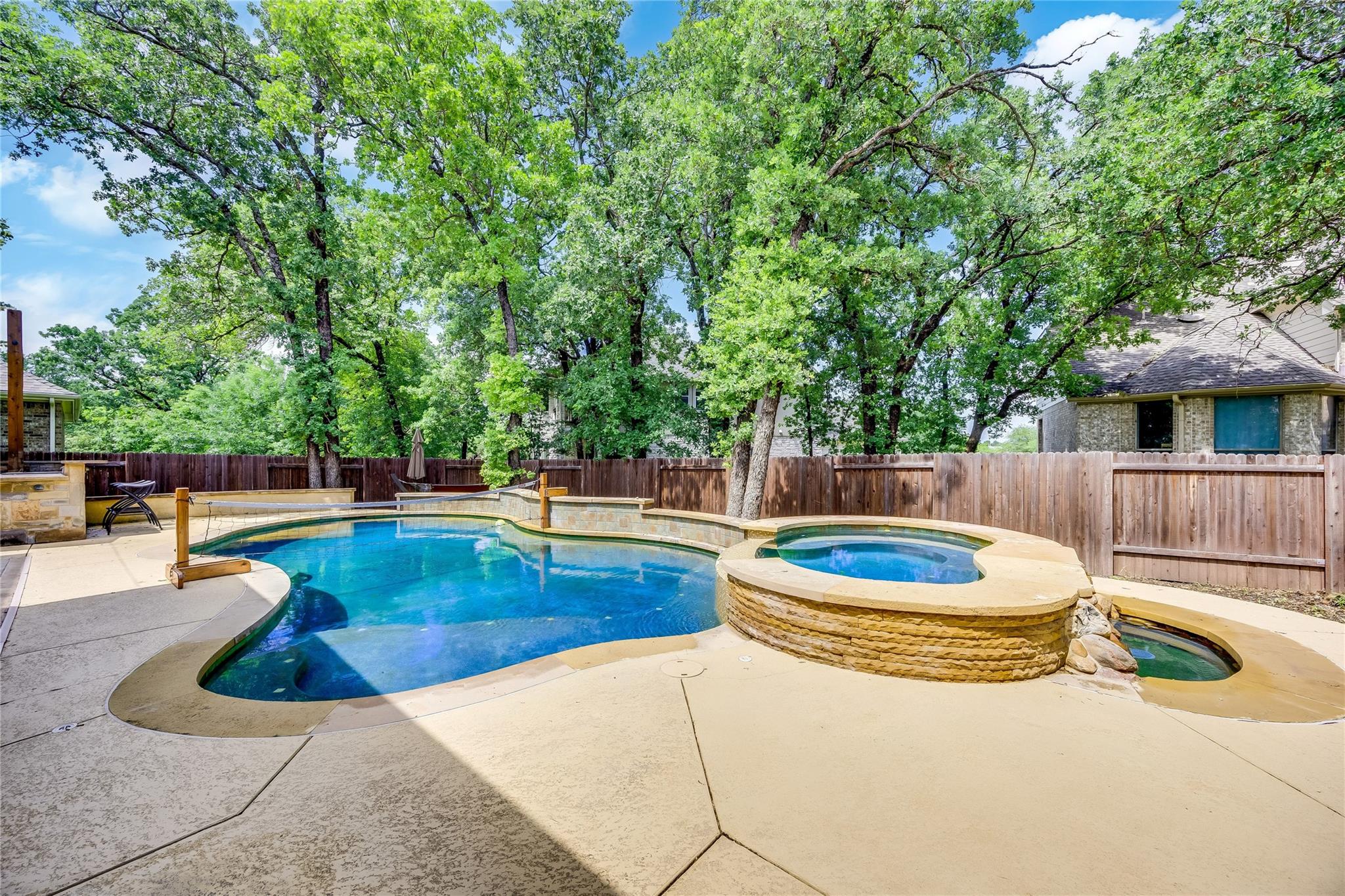 204 Broken Arrow DR