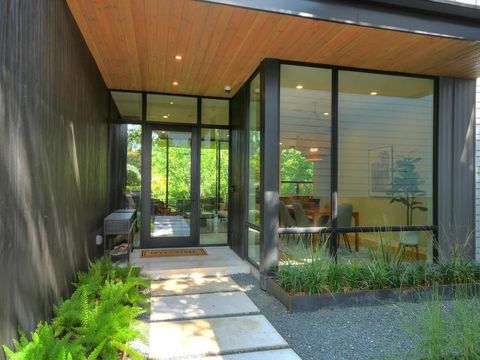 700 Jessie ST Austin TX 78704