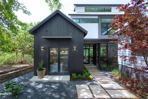 700 Jessie ST Austin TX 78704