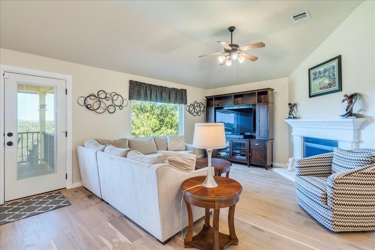 50 White Magnolia CIR