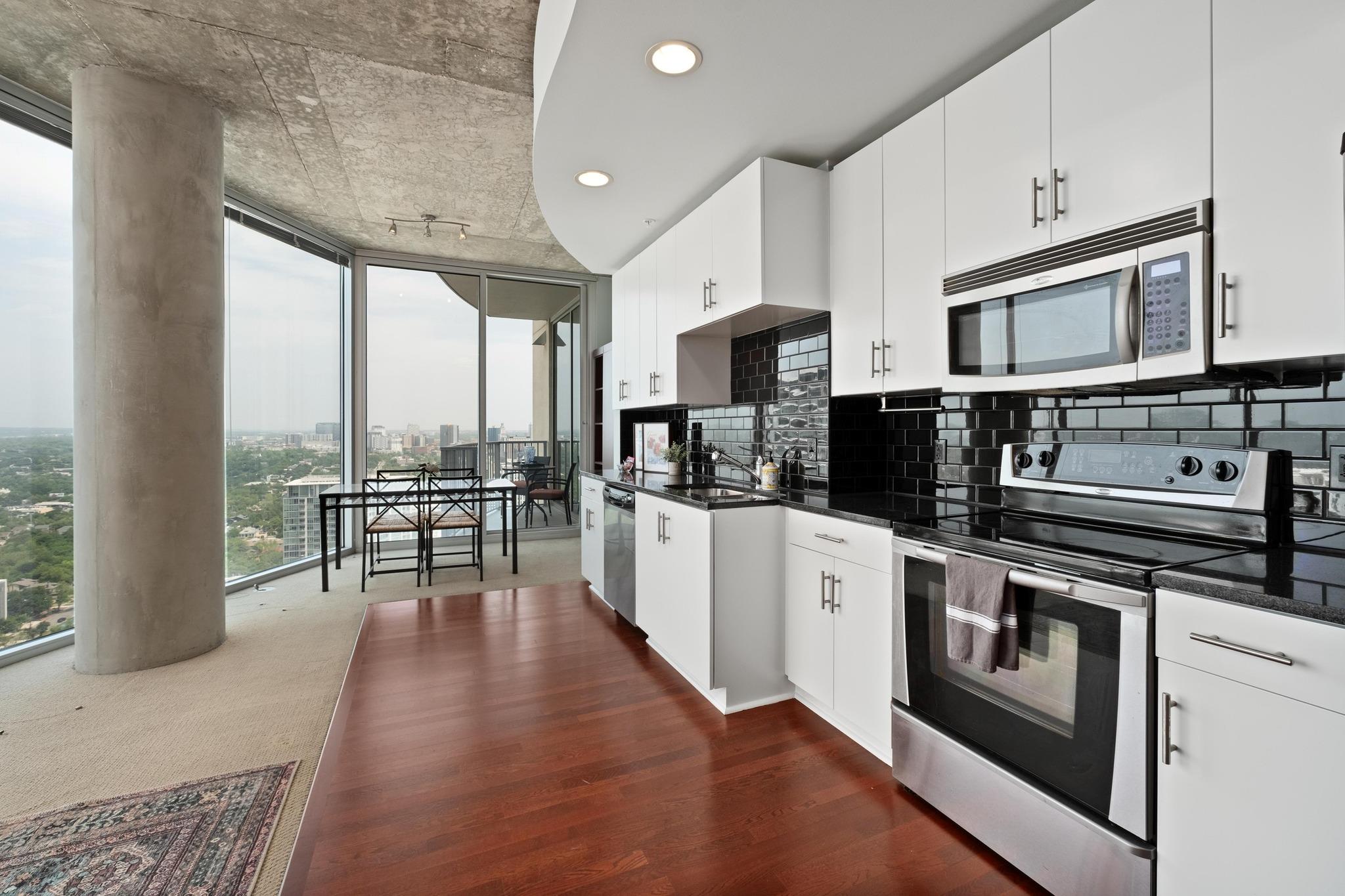 360 Nueces ST 3310