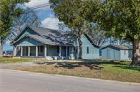 Photo of 1002 N Banks ST, Caldwell, TX 77836 (MLS # 2246977)