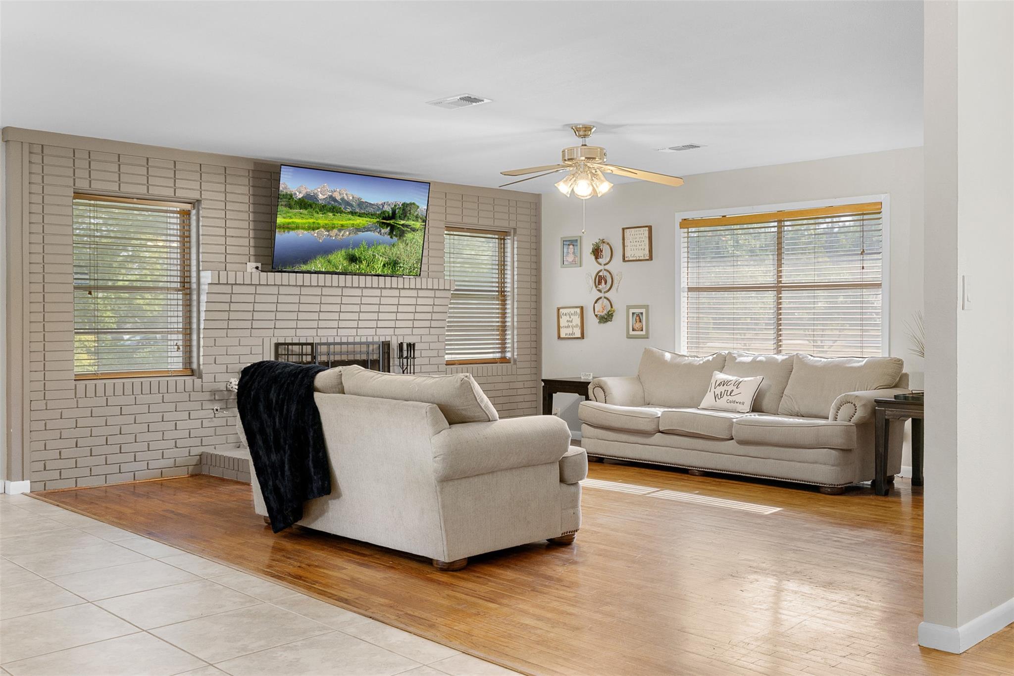 1102 N Pecan Street