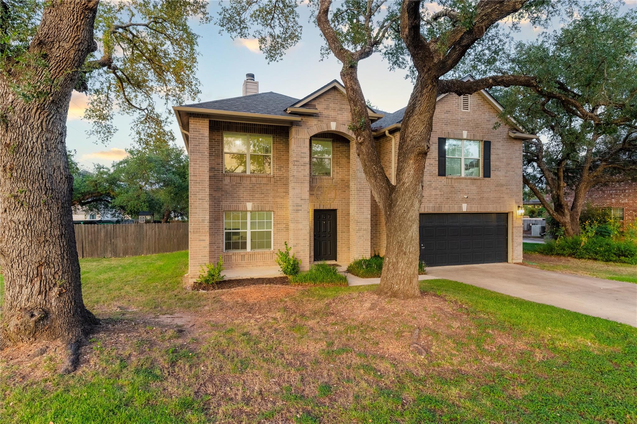 201 S Sumac LN