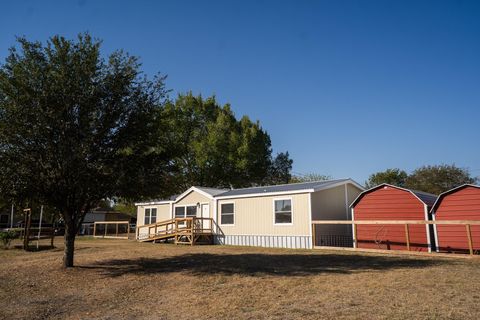 404 S Mill ST Flatonia TX 78941